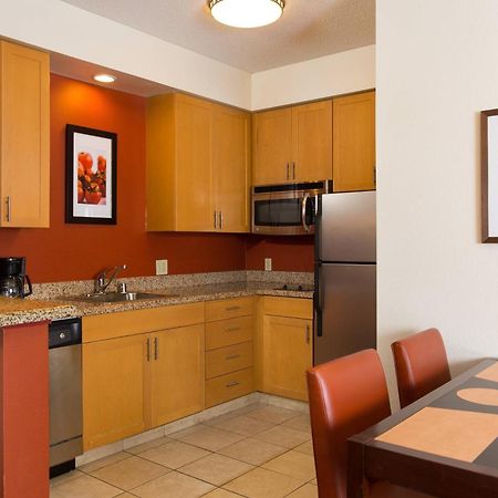 Residence Inn Kansas City Airport Екстериор снимка
