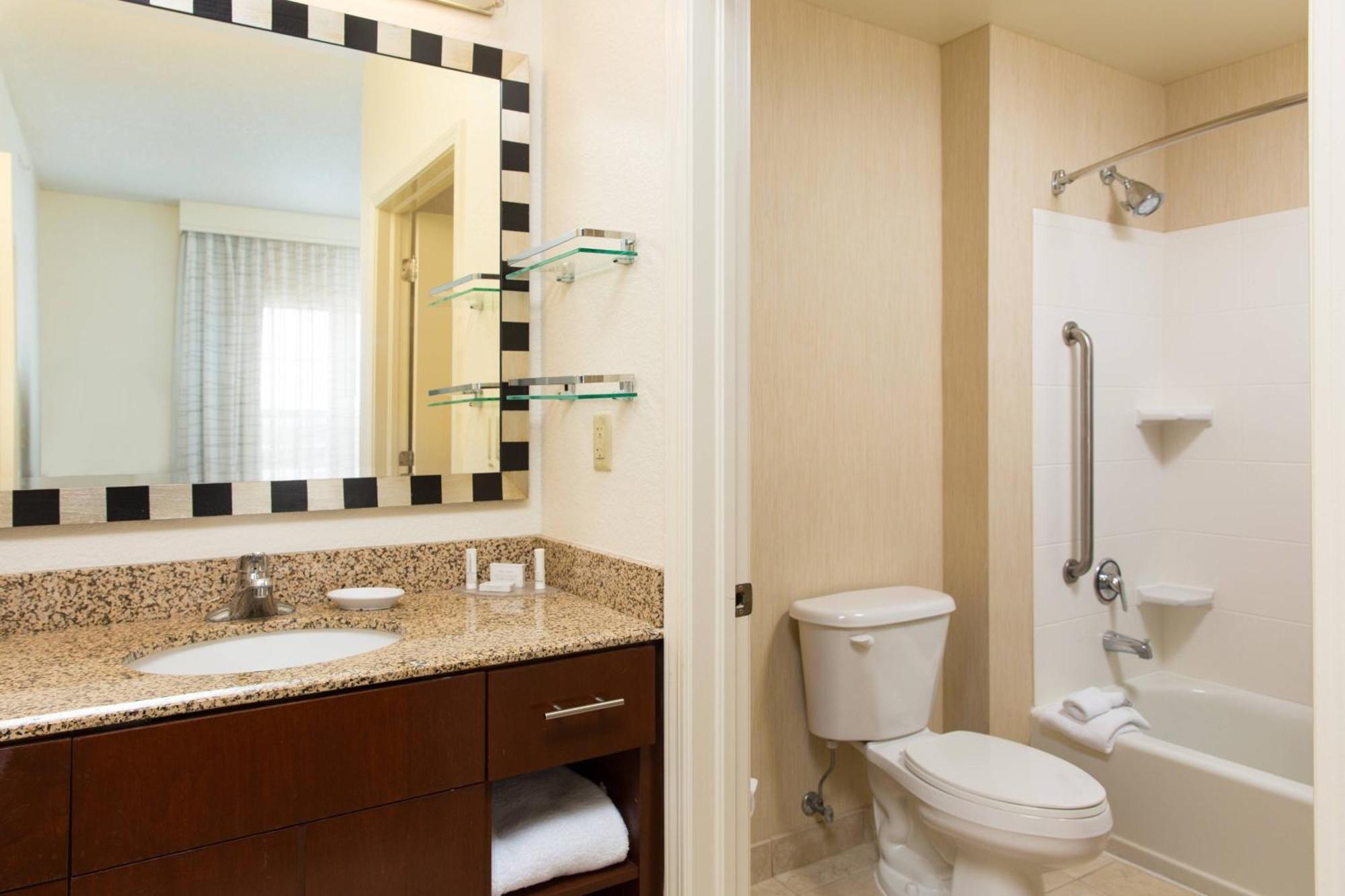 Residence Inn Kansas City Airport Екстериор снимка