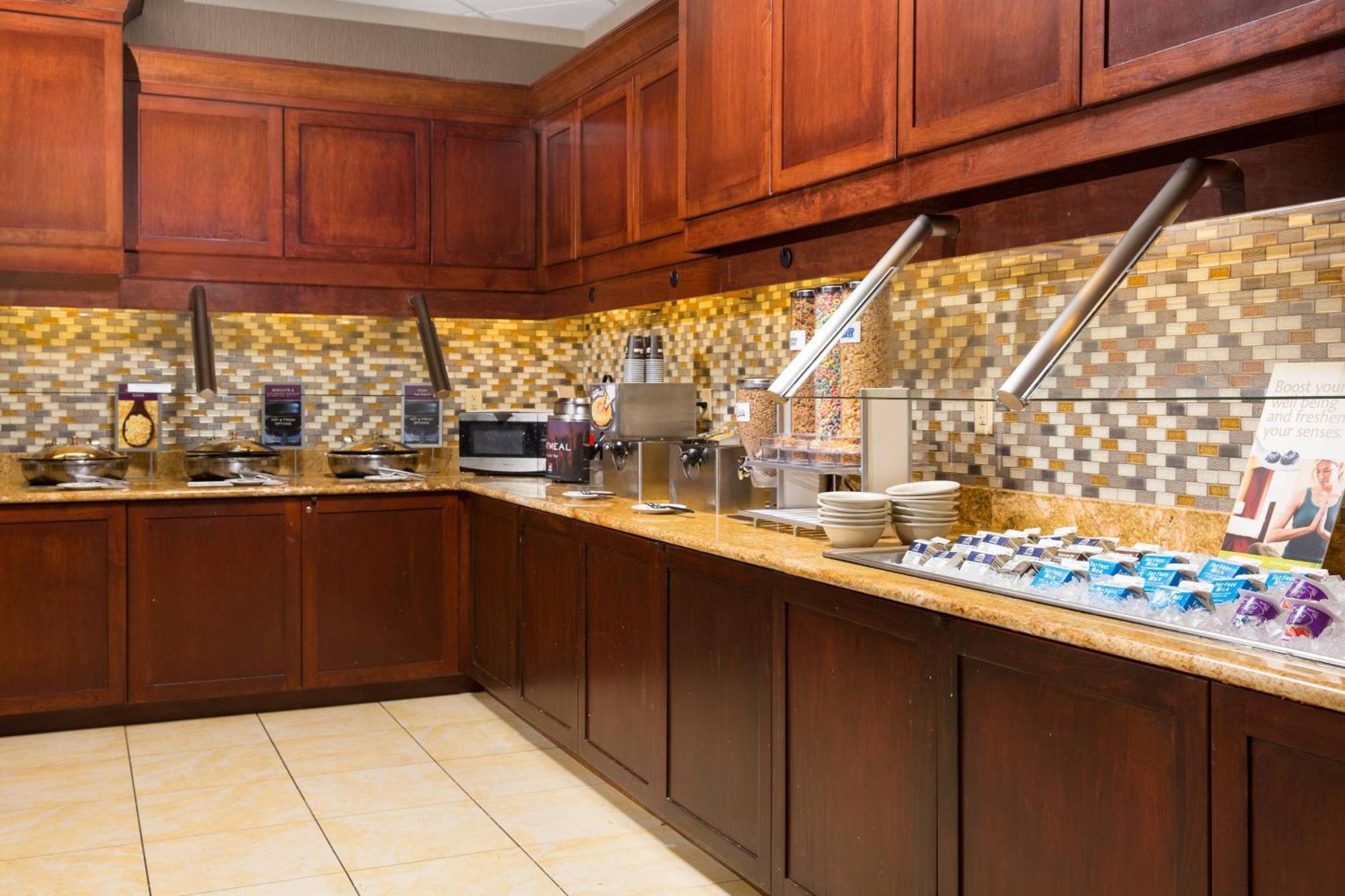 Residence Inn Kansas City Airport Екстериор снимка